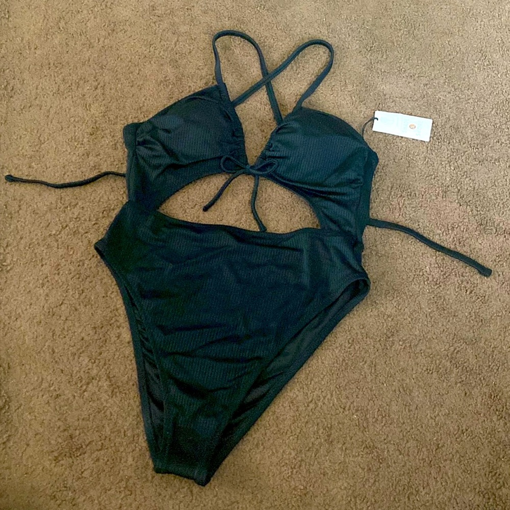 Nwt- shade shore extra cheeky one piece swim suit. 34C